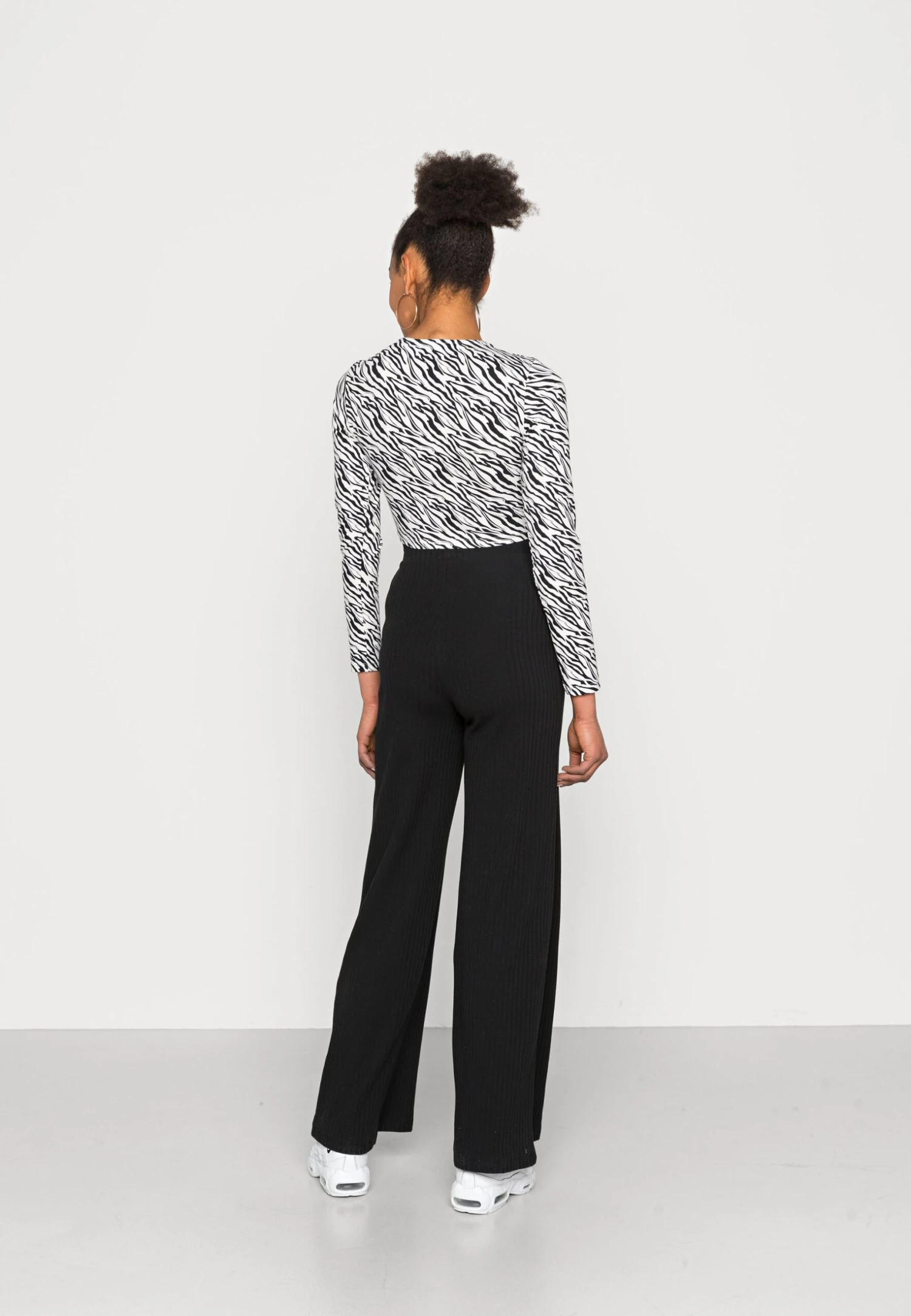 Even&Odd Pantaloni SportiviBlack Donna Pantaloni EV421A0BA-Q11 5 Even&Odd Pantaloni SportiviBlack Donna Pantaloni EV421A0BA-Q11 - immagine 3