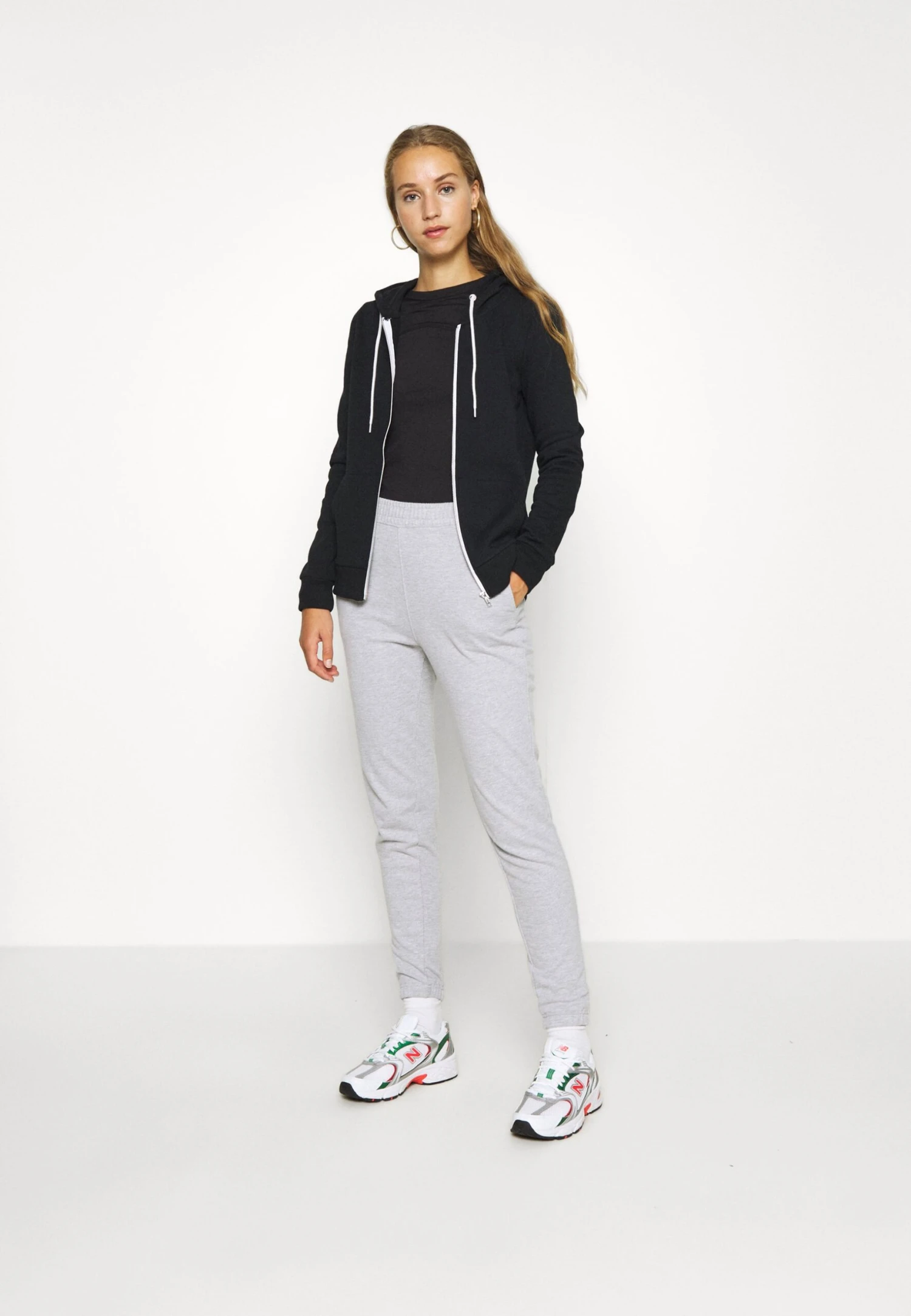 Even&Odd Felpa Con ZipBlack Donna Felpe EV421J088-Q11 4 Even&Odd Felpa Con ZipBlack Donna Felpe EV421J088-Q11 - immagine 2