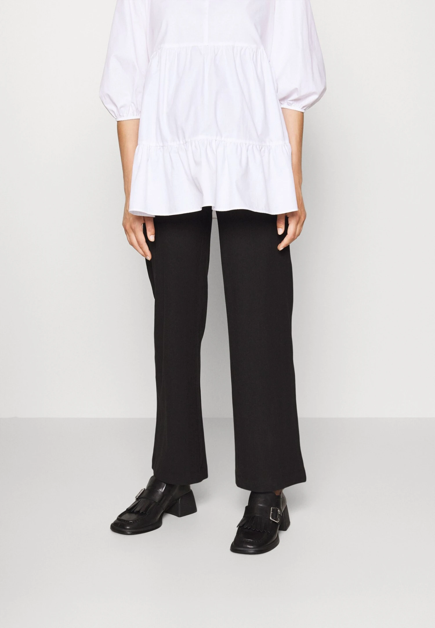 2 PackPantaloni802Black_502Blue Donna Pantaloni EVO29B00R-Q11 4 2 PackPantaloni802Black_502Blue Donna Pantaloni EVO29B00R-Q11 - immagine 2