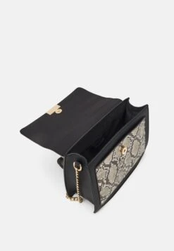 Even&Odd Borsa A ManoBlack Donna Borse EV451H153-Q11 9 Even&Odd Borsa A ManoBlack Donna Borse EV451H153-Q11 -Even&Odd 31c2231f50e646ddb99082344946c8cb