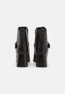 StivalettiBlack Donna Stivaletti EVC11N02L-Q11 11 StivalettiBlack Donna Stivaletti EVC11N02L-Q11 -Even&Odd 504ad3b854ca4e0eba702fdfc33bcecd