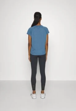 T-Shirt SportBlue Donna Abbigliamento EV941D05P-K11 -Even&Odd 553362c606034fba9ac682374298a440