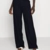 Wide Leg TrousersPantaloniDark Blue Donna Pantaloni EVI21A01H-K11 1 Wide Leg TrousersPantaloniDark Blue Donna Pantaloni EVI21A01H-K11 -Even&Odd 682a0193b36549ad96b36da9f66de38c
