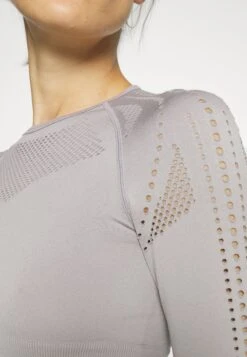 Maglietta A Manica LungaGrey Donna Abbigliamento EV941D03U-C11 17 Maglietta A Manica LungaGrey Donna Abbigliamento EV941D03U-C11 -Even&Odd 6a3e4165175f40da9e6060318da8e1a1