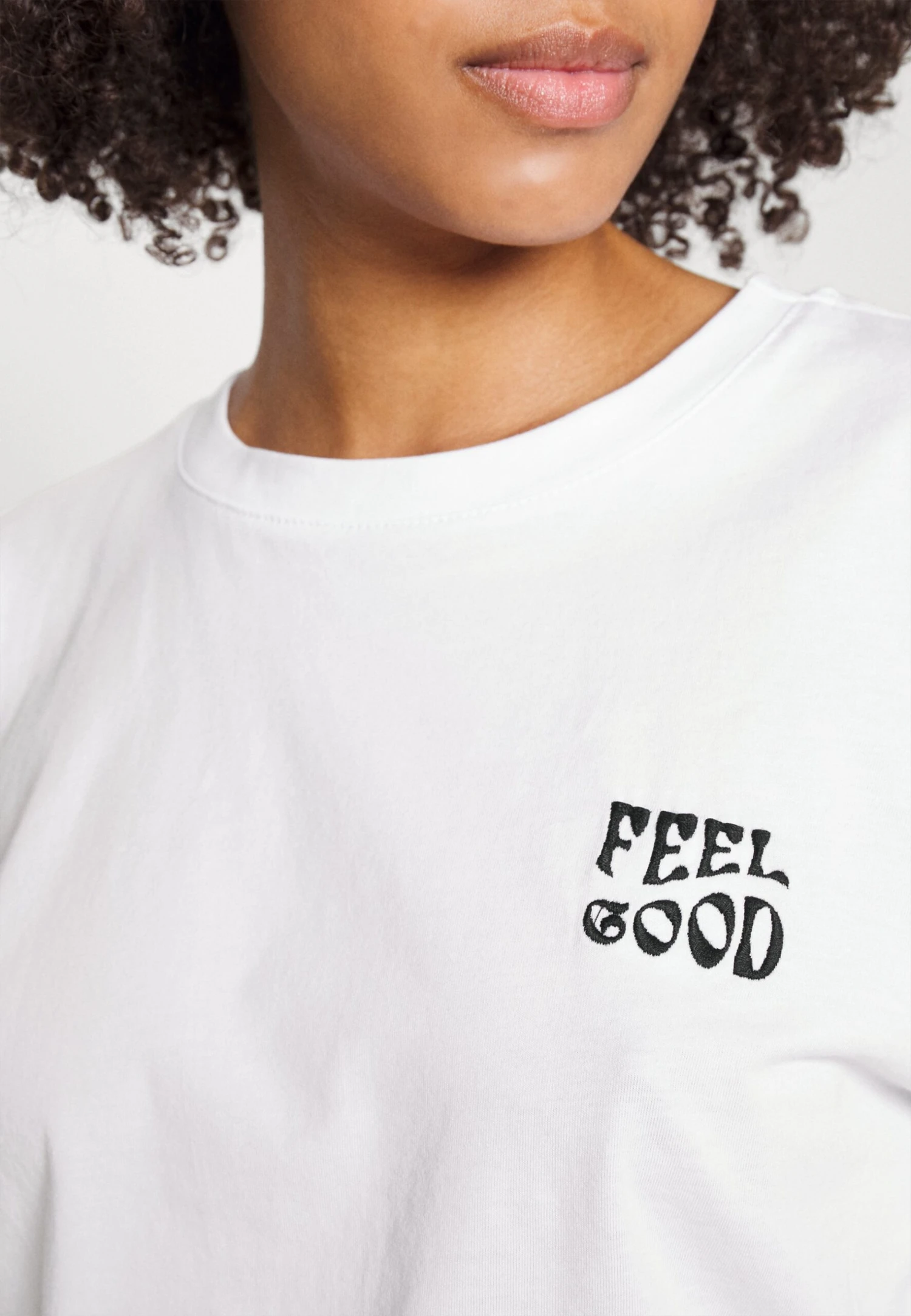 Even&Odd Clare Feel Good Chest Artwork T-Shirt Con StampaWhite Donna T-shirt E Top EV421D258-A11 7 Even&Odd Clare Feel Good Chest Artwork T-Shirt Con StampaWhite Donna T-shirt E Top EV421D258-A11 - immagine 5