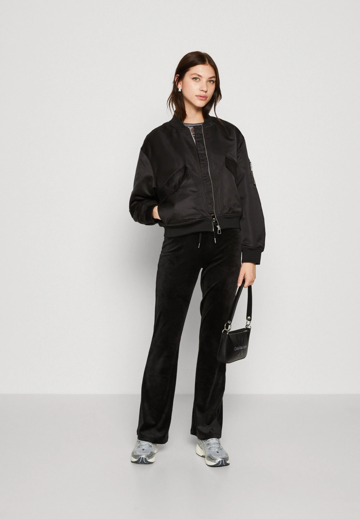 Even&Odd Giubbotto BomberBlack Donna Giacche E Blazer EV421U037-Q11 4 Even&Odd Giubbotto BomberBlack Donna Giacche E Blazer EV421U037-Q11 - immagine 2