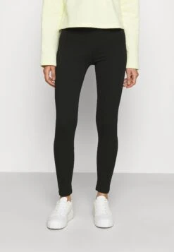 Even&Odd Set - Shorts - Black 10 Even&Odd Set - Shorts - Black -Even&Odd c69c35ac444c4bc4a667e87d3a11b230