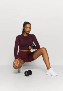 Maglietta A Manica LungaBordeaux Donna Abbigliamento EV941D03U-G11 15 Maglietta A Manica LungaBordeaux Donna Abbigliamento EV941D03U-G11 -Even&Odd cb2d9367314d43ccb590ad1d584d00d2