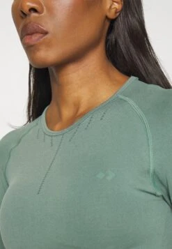 Maglietta A Manica LungaDark Green Donna Abbigliamento EV941D05T-M11 15 Maglietta A Manica LungaDark Green Donna Abbigliamento EV941D05T-M11 -Even&Odd d4322b41018c4ff184153b36a7ca66ba