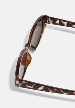 Even&Odd Occhiali Da SoleBrown Donna Occhiali Da Sole EV451K02X-O11 -Even&Odd d5ccd5e1e53744f0a7624f433c94b1d0