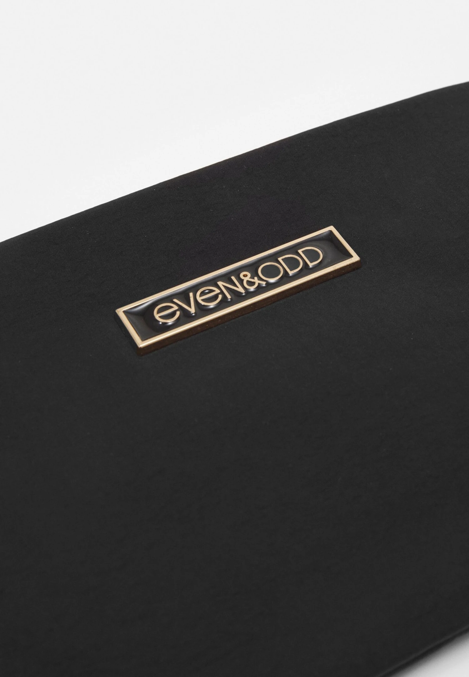 Even&Odd PortafoglioBlack Donna Portafogli E Portachiavi EV451F04J-Q11 7 Even&Odd PortafoglioBlack Donna Portafogli E Portachiavi EV451F04J-Q11 - immagine 5