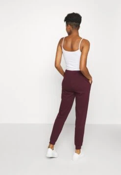 Even&Odd Regular Fit Jogger With Contrast - Pantaloni Sportivi - Dark Red 9 Even&Odd Regular Fit Jogger With Contrast - Pantaloni Sportivi - Dark Red -Even&Odd dd4279dc2d574a04941ec662baa4c307