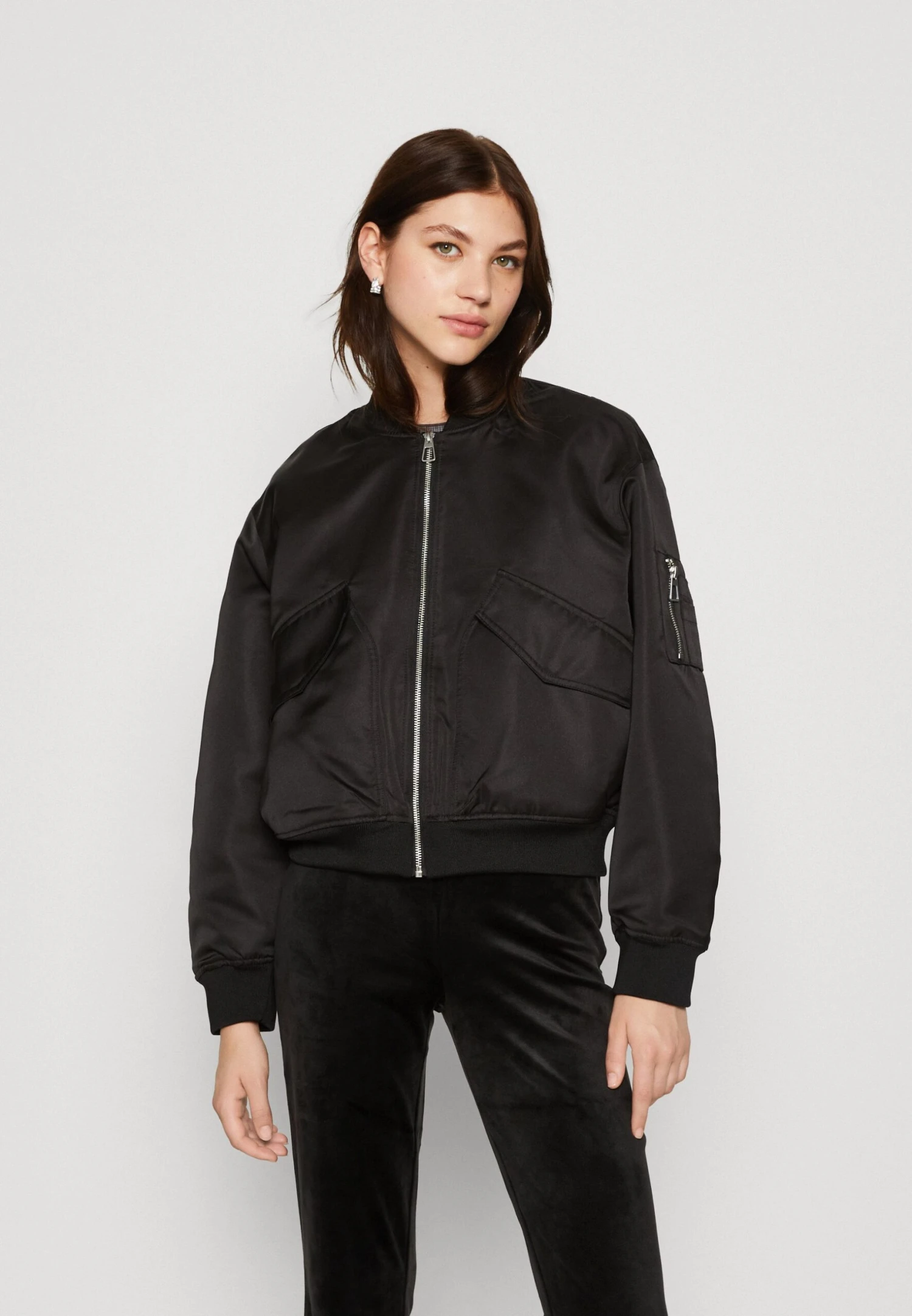 Even&Odd Giubbotto BomberBlack Donna Giacche E Blazer EV421U037-Q11 3 Even&Odd Giubbotto BomberBlack Donna Giacche E Blazer EV421U037-Q11