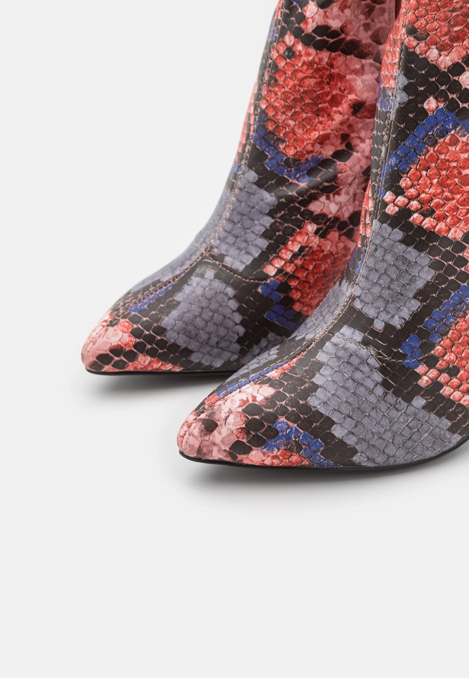 Even&Odd Stivali Con I TacchiRed Donna Stivali EV411A0LK-G11 7 Even&Odd Stivali Con I TacchiRed Donna Stivali EV411A0LK-G11 - immagine 5