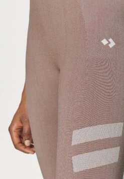 Seamless PowerCollantTaupe Donna Abbigliamento EV941E075-B11 13 Seamless PowerCollantTaupe Donna Abbigliamento EV941E075-B11 -Even&Odd e45be4d821af498281508c9e5f508521