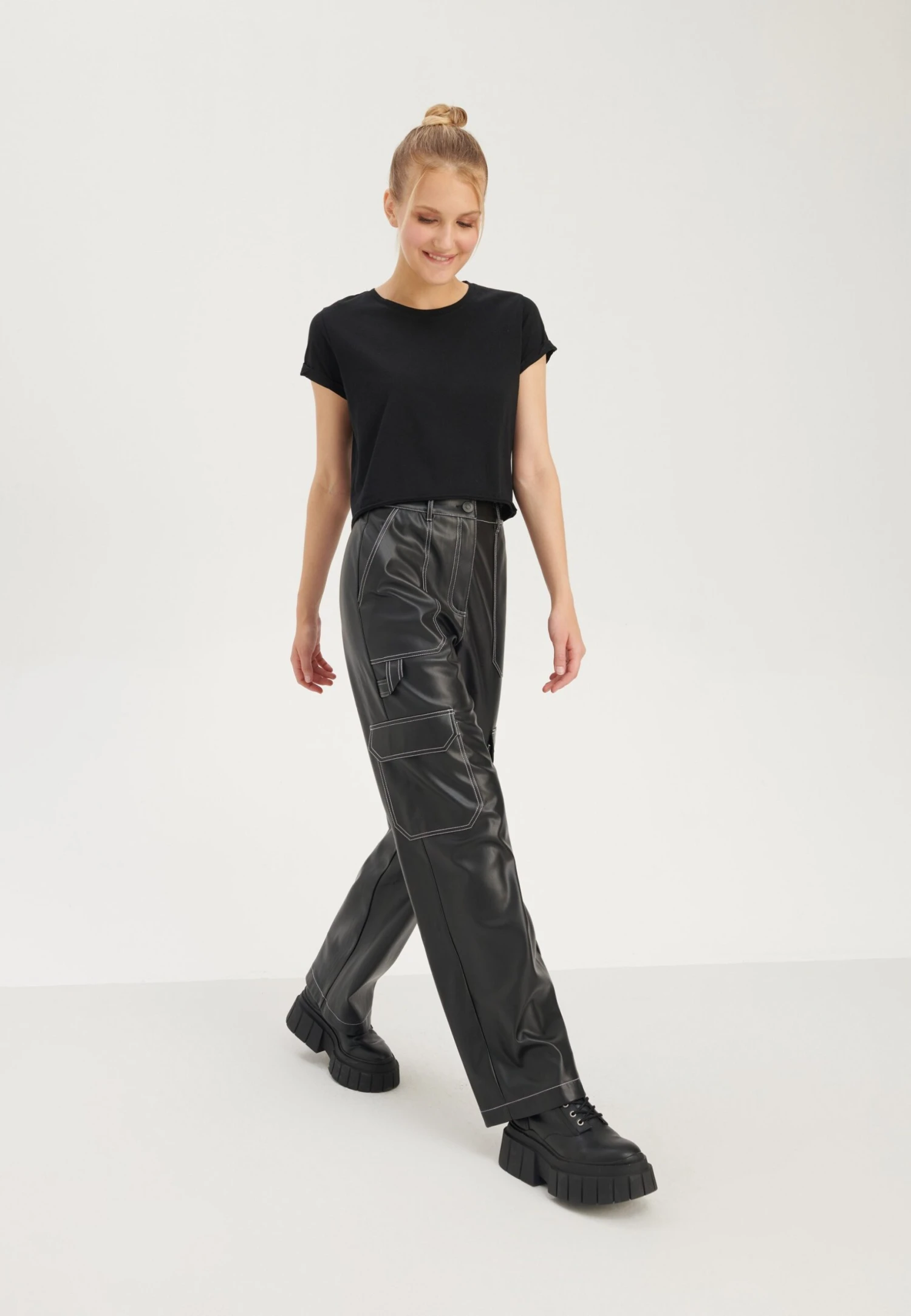 Even&Odd Pantaloni CargoBlack Donna Pantaloni EV421A0DQ-Q11 4 Even&Odd Pantaloni CargoBlack Donna Pantaloni EV421A0DQ-Q11 - immagine 2