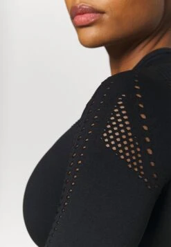 Maglietta A Manica LungaBlack Donna T-shirt E Top EV941D03U-Q11 11 Maglietta A Manica LungaBlack Donna T-shirt E Top EV941D03U-Q11 -Even&Odd f716492e57684d5fa3221c82923c9470